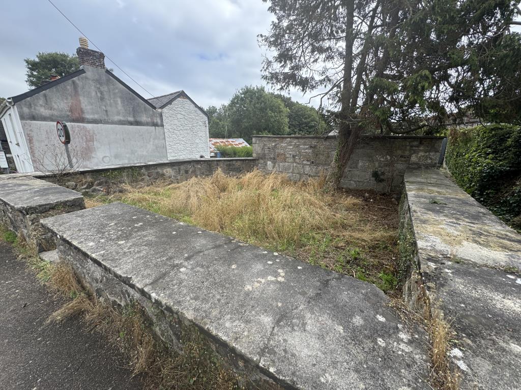 Lot: 39 - FREEHOLD LAND - View of Land